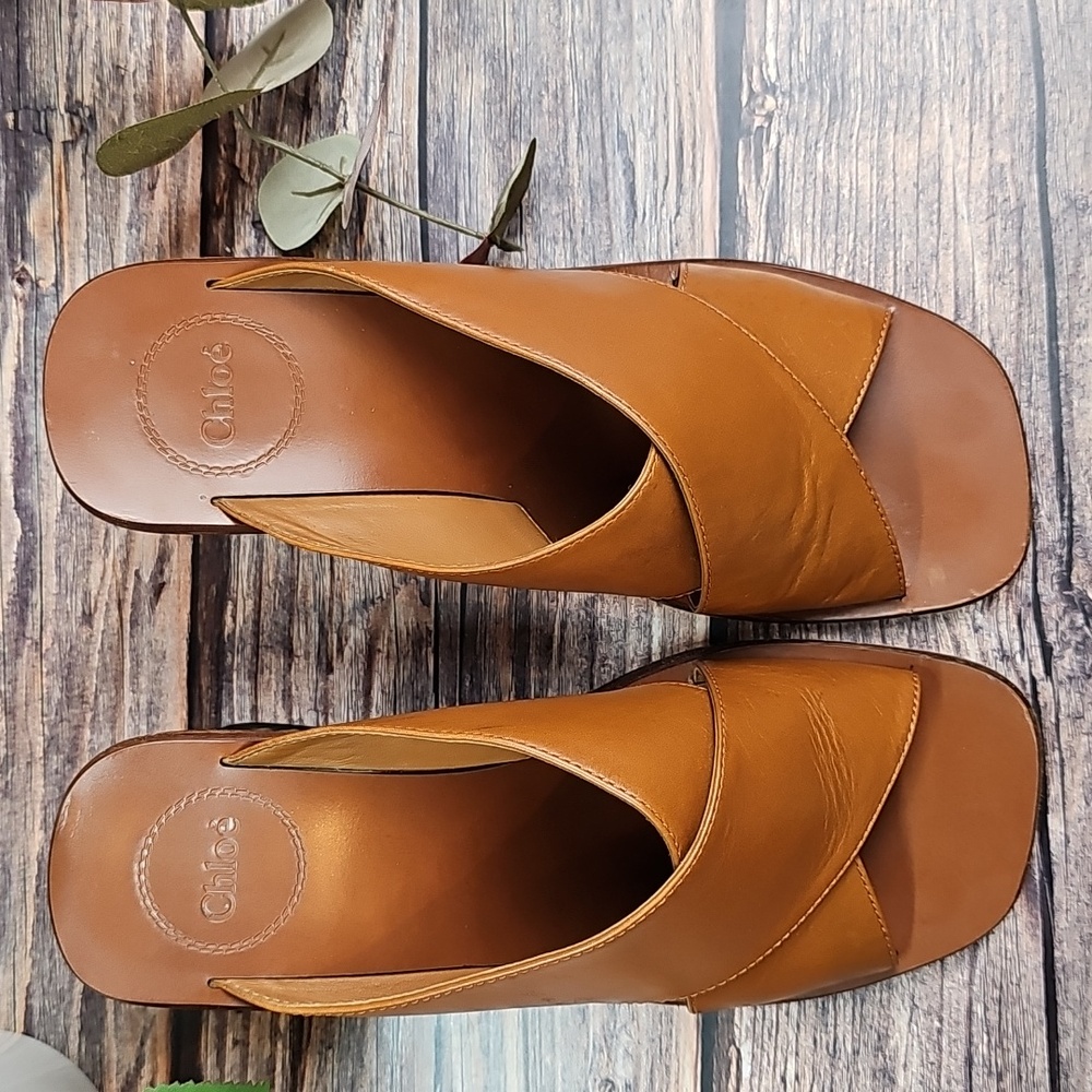 CHLOE` LAIA OCHRE DELIGHT LEATHER BLOCK HEEL SANDALS - Picture 3 of 14